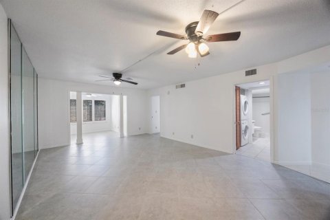 Condo in Clearwater, Florida, 2 bedrooms  № 1876605 - photo 11
