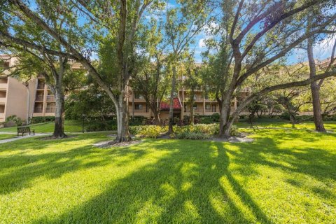 Condo in Clearwater, Florida, 2 bedrooms  № 1876605 - photo 1