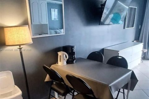 Condominio en venta en Sunny Isles Beach, Florida, 1 dormitorio, 33.44 m2 № 2034281 - foto 8