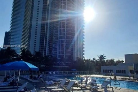 Condominio en venta en Sunny Isles Beach, Florida, 1 dormitorio, 33.44 m2 № 2034281 - foto 20