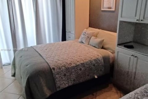 Condominio en venta en Sunny Isles Beach, Florida, 1 dormitorio, 33.44 m2 № 2034281 - foto 10