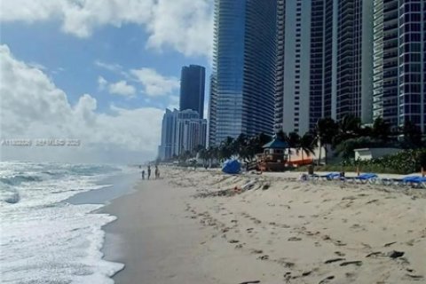 Condominio en venta en Sunny Isles Beach, Florida, 1 dormitorio, 33.44 m2 № 2034281 - foto 22