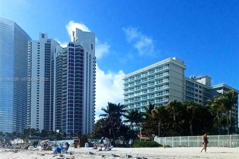 Condominio en venta en Sunny Isles Beach, Florida, 1 dormitorio, 33.44 m2 № 2034281 - foto 18