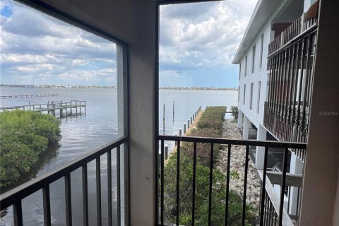 Condo in Ellenton, Florida, 2 bedrooms № 2239690 - photo 14