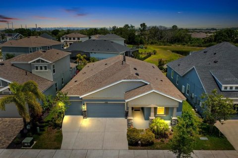 House in Apollo Beach, Florida 4 bedrooms, 235.69 sq.m. № 2201102