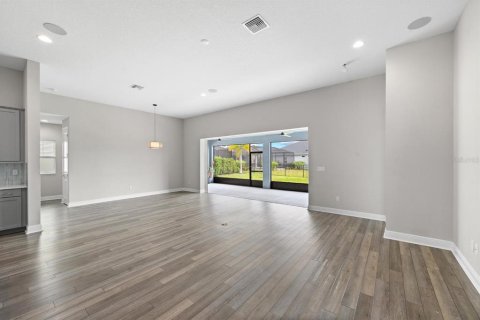 Купить виллу или дом в Аполло-Бич, Флорида 12 комнат, 235.69м2, № 2201102 - фото 8