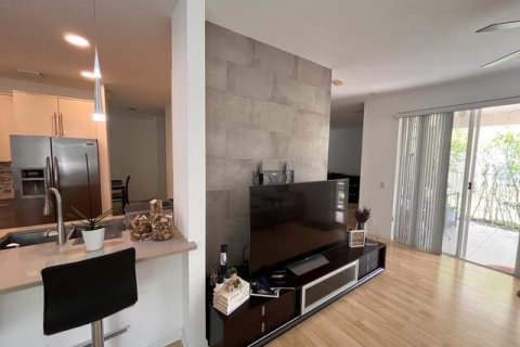 House in Weston, Florida 4 bedrooms, 216.09 sq.m. № 2180749 - photo 10