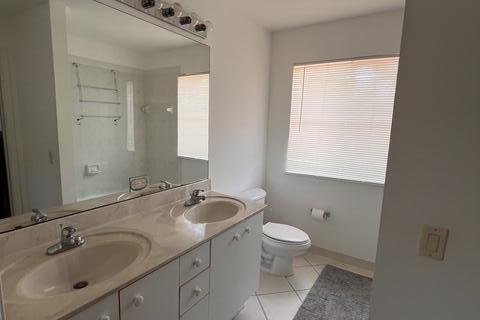 House in Weston, Florida 4 bedrooms, 216.09 sq.m. № 2180749 - photo 30