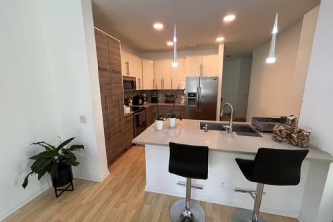 House in Weston, Florida 4 bedrooms, 216.09 sq.m. № 2180749 - photo 9