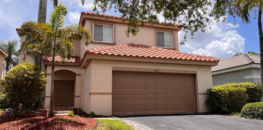 House in Weston, Florida 4 bedrooms, 216.09 sq.m. № 2180749