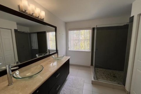House in Weston, Florida 4 bedrooms, 216.09 sq.m. № 2180749 - photo 23