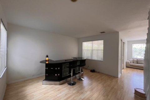 House in Weston, Florida 4 bedrooms, 216.09 sq.m. № 2180749 - photo 5