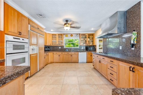 House in Palmetto Bay, Florida 4 bedrooms, 178.93 sq.m. № 1846163 - photo 8
