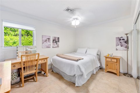 House in Palmetto Bay, Florida 4 bedrooms, 178.93 sq.m. № 1846163 - photo 19
