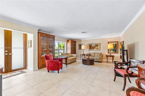 House in Palmetto Bay, Florida 4 bedrooms, 178.93 sq.m. № 1846163 - photo 13