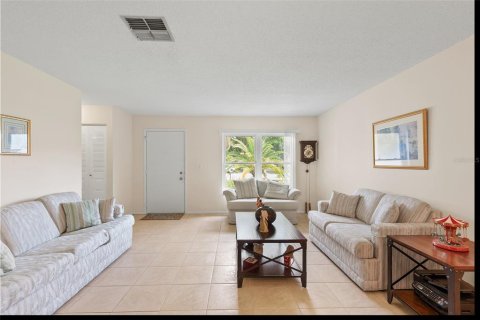 Casa en venta en Palm Harbor, Florida, 2 dormitorios, 143.63 m2 № 1796053 - foto 7