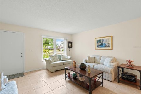 Casa en venta en Palm Harbor, Florida, 2 dormitorios, 143.63 m2 № 1796053 - foto 5