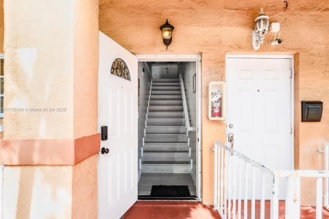 Купить кондоминиум в Хайалиа, Флорида 2 спальни, 91.97м2, № 1953927 - фото 17