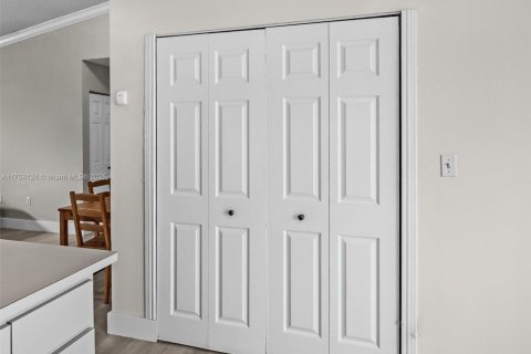 Купить кондоминиум в Хайалиа, Флорида 2 спальни, 91.97м2, № 1953927 - фото 3