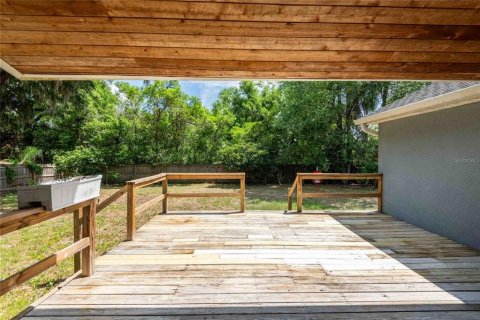 House in Dade City, Florida 3 bedrooms, 152.92 sq.m. № 2227608 - photo 18