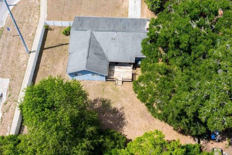 House in Dade City, Florida 3 bedrooms, 152.92 sq.m. № 2227608 - photo 24