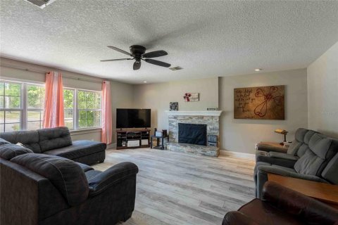House in Dade City, Florida 3 bedrooms, 152.92 sq.m. № 2227608 - photo 5