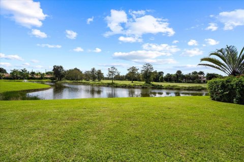 House in Wellington, Florida 3 bedrooms, 145.02 sq.m. № 1054899 - photo 1