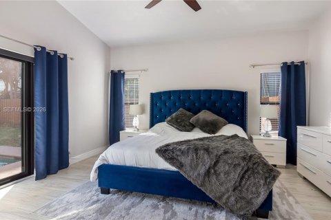 House in Sunrise, Florida 3 bedrooms, 160.81 sq.m. № 2033165 - photo 19