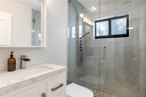 House in Sunrise, Florida 3 bedrooms, 160.81 sq.m. № 2033165 - photo 23