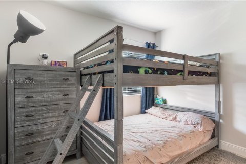 House in Sunrise, Florida 3 bedrooms, 160.81 sq.m. № 2033165 - photo 28