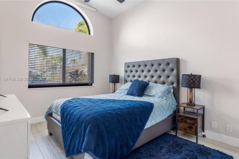 House in Sunrise, Florida 3 bedrooms, 160.81 sq.m. № 2033165 - photo 25