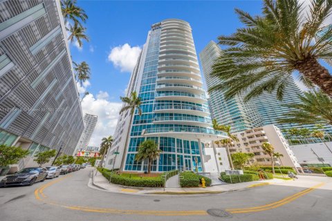 Condominio en venta en Miami, Florida, 1 dormitorio, 76.92 m2 № 1794550 - foto 2
