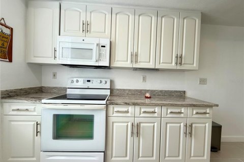 Condo in Tampa, Florida, 1 bedroom  № 1648847 - photo 3