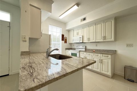 Condo in Tampa, Florida, 1 bedroom  № 1648847 - photo 2
