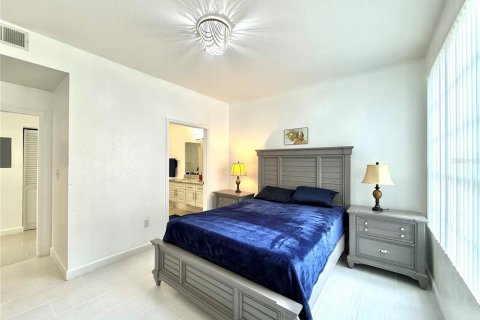 Condo in Tampa, Florida, 1 bedroom  № 1648847 - photo 7