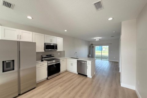 Commercial property in Port Charlotte, Florida 6 bedrooms, 215.9 sq.m. № 2233041 - photo 19