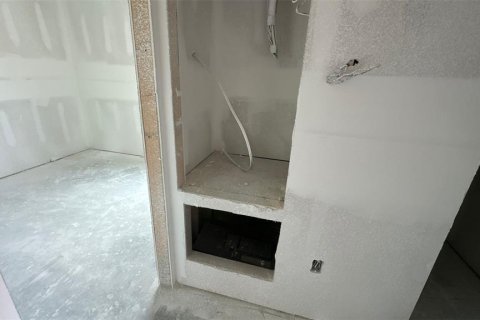 Commercial property in Port Charlotte, Florida 6 bedrooms, 215.9 sq.m. № 2233041 - photo 10