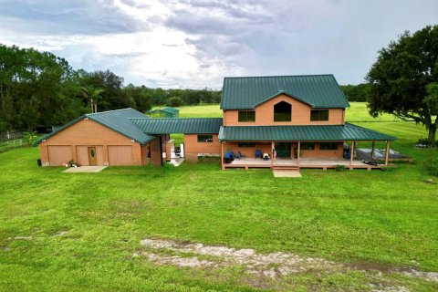 Casa en Dade City, Florida 4 dormitorios, 278.15 m2 № 2363308