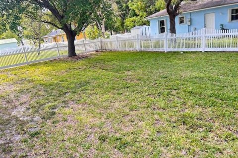 House in South Miami, Florida 3 bedrooms, 103.86 sq.m. № 1700417 - photo 3