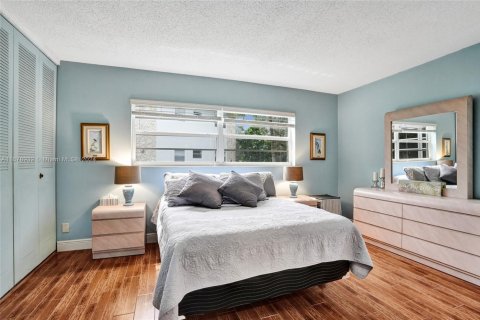 Condo in Lauderdale Lakes, Florida, 2 bedrooms  № 1753984 - photo 2