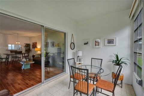 Condo in Lauderdale Lakes, Florida, 2 bedrooms  № 1753984 - photo 23
