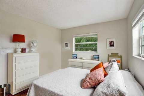 Condo in Lauderdale Lakes, Florida, 2 bedrooms  № 1753984 - photo 28