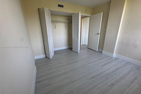 Condominio en venta en Miami, Florida, 2 dormitorios, 64.94 m2 № 2013614 - foto 14