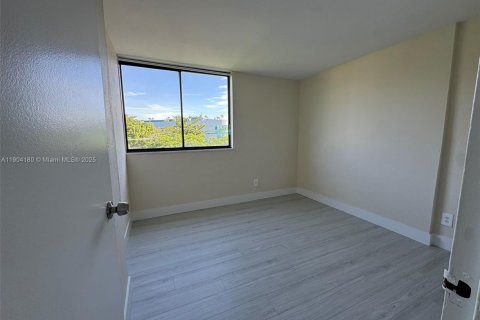 Condominio en venta en Miami, Florida, 2 dormitorios, 64.94 m2 № 2013614 - foto 12