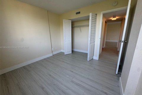Condominio en venta en Miami, Florida, 2 dormitorios, 64.94 m2 № 2013614 - foto 13