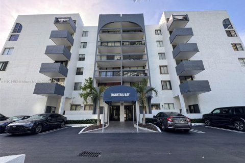 Condominio en Miami, Florida, 2 dormitorios  № 2013614