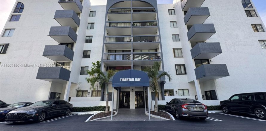 Condominio en Miami, Florida, 2 dormitorios  № 2013614
