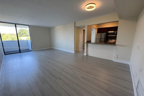 Condominio en venta en Miami, Florida, 2 dormitorios, 64.94 m2 № 2013614 - foto 5