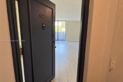 Condominio en venta en Miami, Florida, 2 dormitorios, 64.94 m2 № 2013614 - foto 3