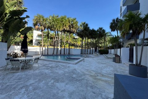 Condominio en venta en Miami, Florida, 2 dormitorios, 64.94 m2 № 2013614 - foto 18